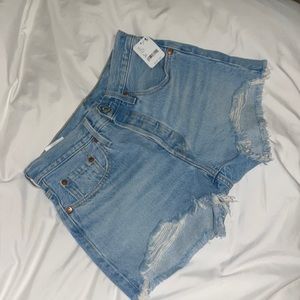 Levi’s 501 shorts NWT